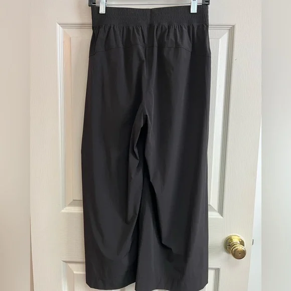 ZYIA work flow pants. Gaucho style. Nylon & spandex. Elastic waist. NWT. Size M - Picture 6 of 8